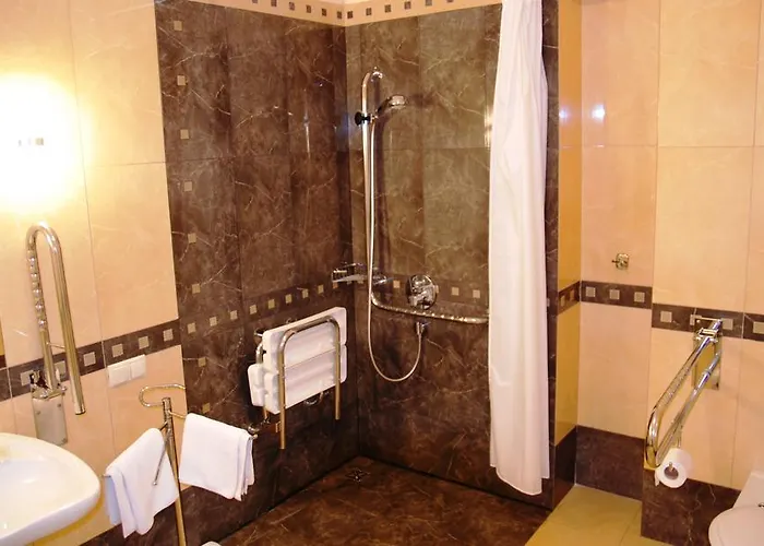 Ξενοδοχείο Savoy 2*